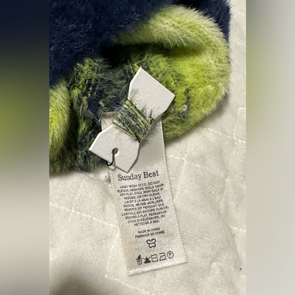 Aritzia Sunday Best, Green Striped Kitten Sweater, NWT, Medium, Fuzzy and Soft! - Picture 7 of 8